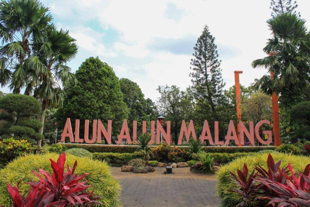 Sawojajar Inn Malang Buitenkant foto
