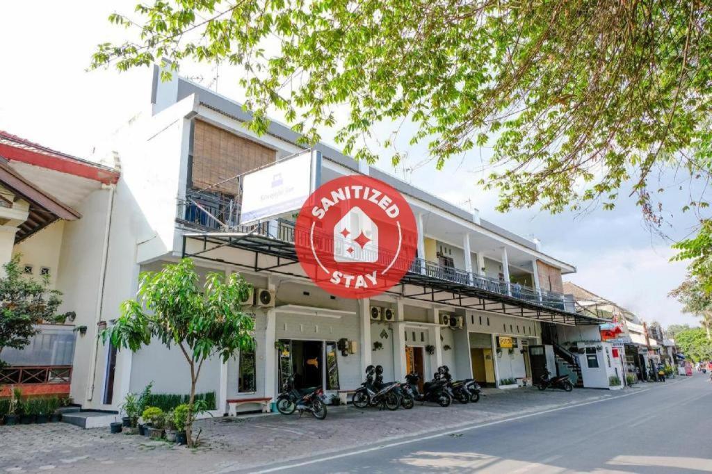 Sawojajar Inn Malang Buitenkant foto
