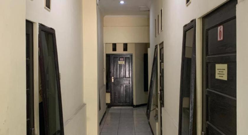 Sawojajar Inn Malang Buitenkant foto